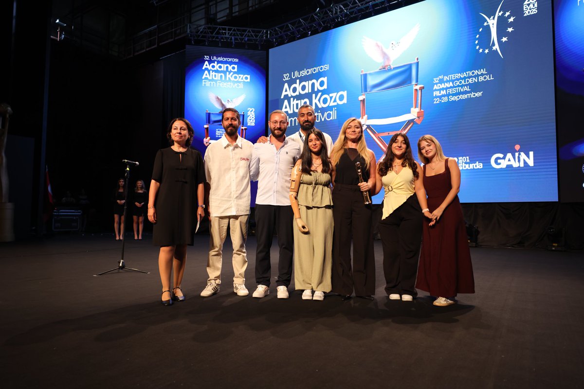 altinkozaff's tweet photo. 32.Uluslararası Adana Altın Koza Film Festivali Ulusal Belgesel Film Yarışması ödül alan yarışmacılarımızı kutluyoruz. ✨

En İyi Belgesel Film- Eskisi Gibi
Jüri Özel Ödülü-Kardeş Türküler ile 30 Yıl
Mansiyon Ödülü- Döngü

#altinkozaff2025 https://t.co/bbvRjN4Qxr