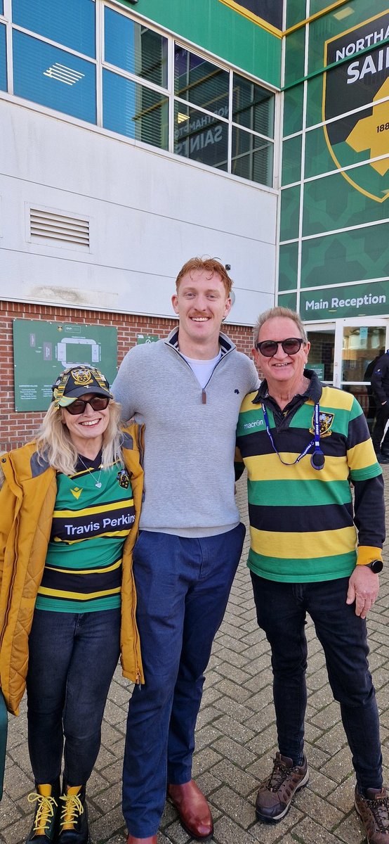 Steve, Di & Chopsdog tweet media