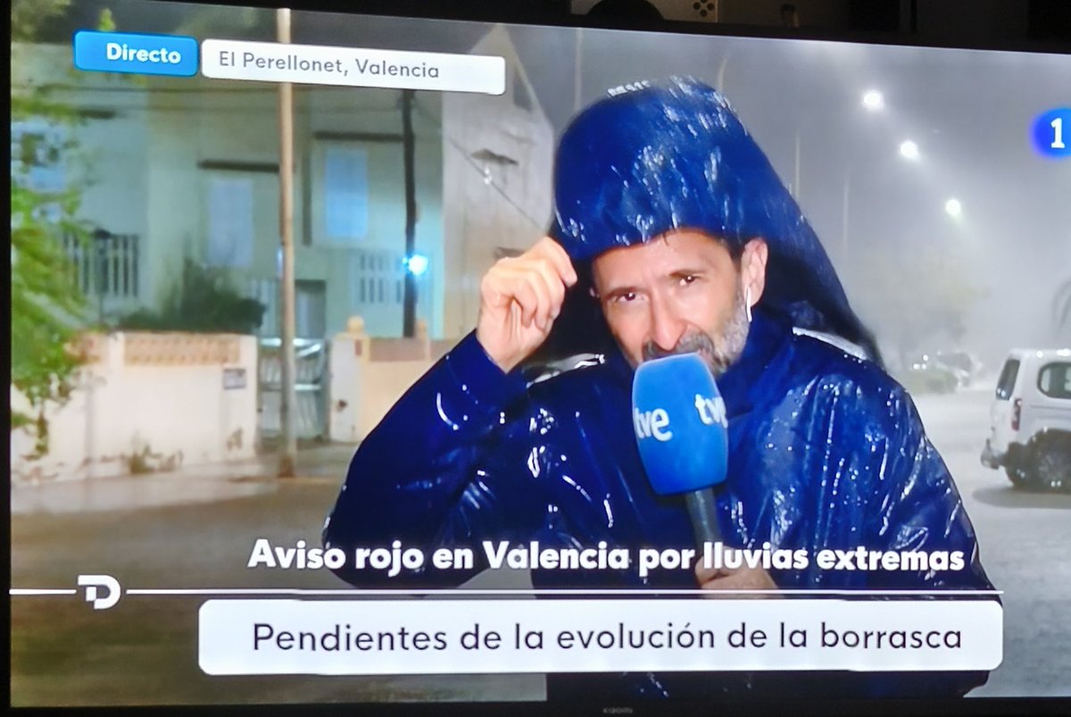 Me la suda la cadena. Pongas la que pongas, desde RTVE a cualquiera de las privadas o autonómicas...

¿Por qué ponéis en peligro a redactor y cámara en plena borrasca?