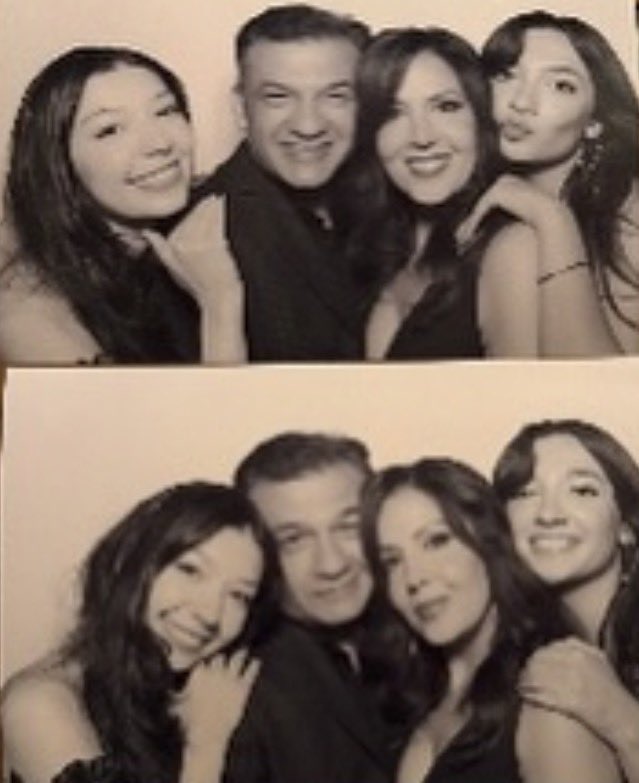 SGchartupdate's tweet photo. Selena Gomez’s mom (Theresa Russo/ Maria Canals-Barrera) from “Wizards of Waverly Place” went to her wedding 🥹 https://t.co/YsInuLJGCw