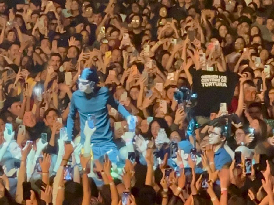 📌 Durante su show en Argentina🇦🇷, el cantante venezolano 🇻🇪 Danny Ocean, levantó su voz para respaldar la denuncia de activistas de Derechos Humanos ✊ en contra de las injusticias del régimen venezolano.

En este hilo te contamos los detalles🧵⬇️