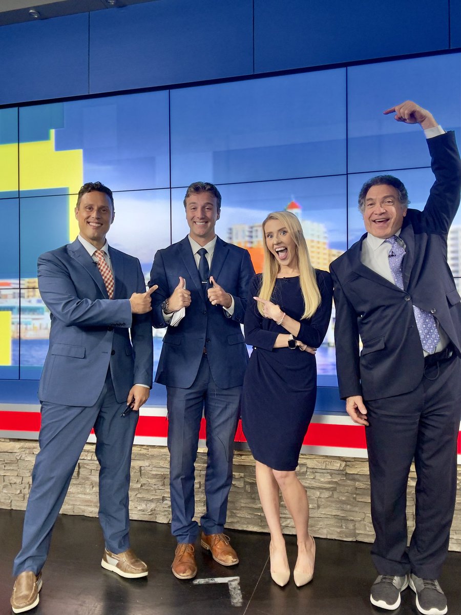davis_suppes's tweet photo. New today—I’ll be joining the morning team at ABC 7 in Sarasota Florida as a morning anchor!! I am thrilled to be joining such a talented and hardworking TEAM of people. So Goodmorning, and get ready to wake up with me and the sunrise for the foreseeable future! ⛅️🌅🎤🎥#Sarasota https://t.co/fnyw19Pmmt