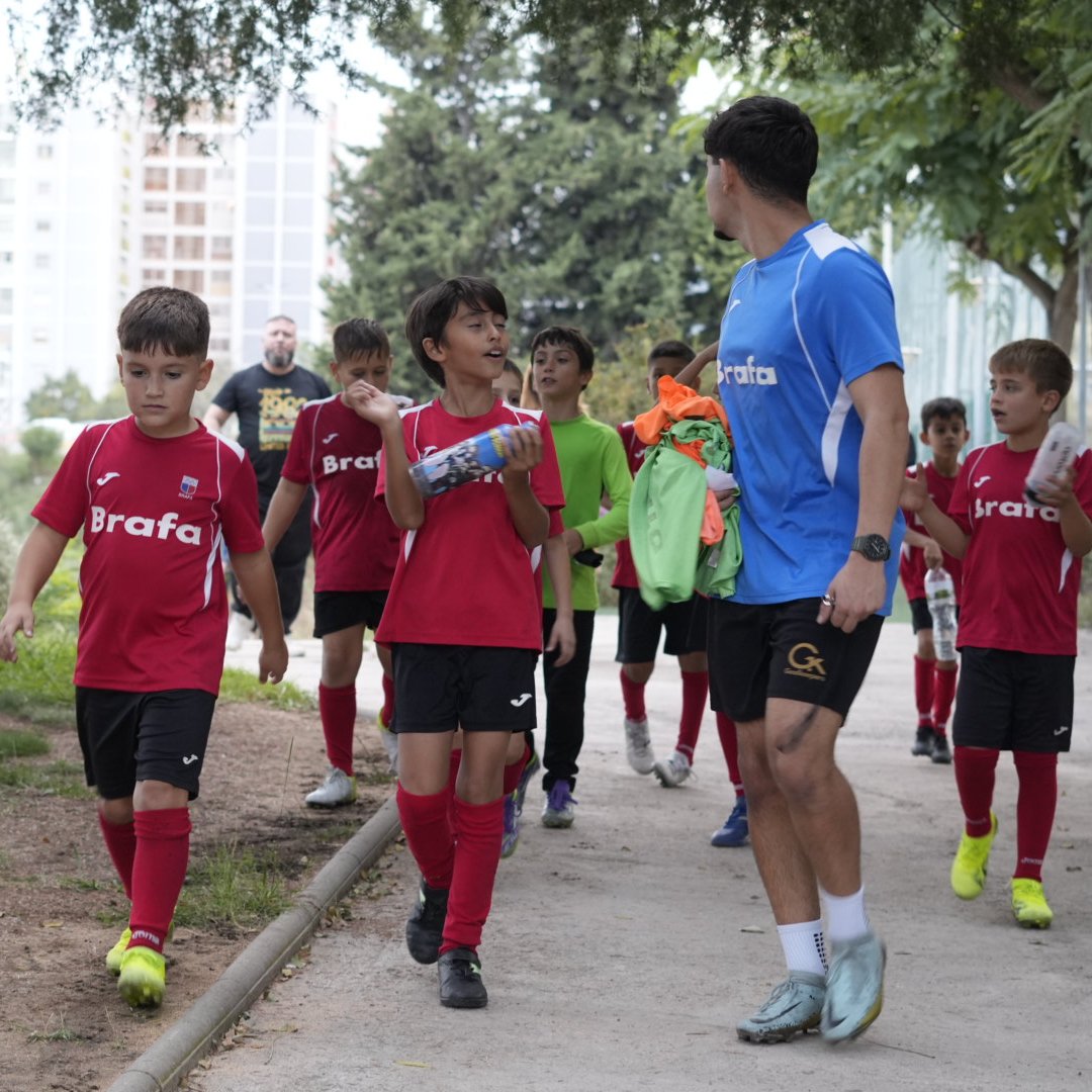 Hoy hemos comenzado una nueva competencia de #bchampion: SOCIABILIDAD. ¡Vamos a trabajarla todos, en el campo y en casa!

Conoce y usa el plan BChampion: bchampion.org