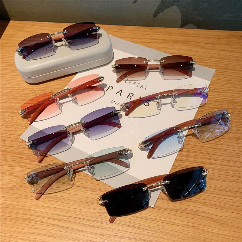 sooave_ng's tweet photo. Lume shades
Price: 10,000 https://t.co/LxrYjFep2z
