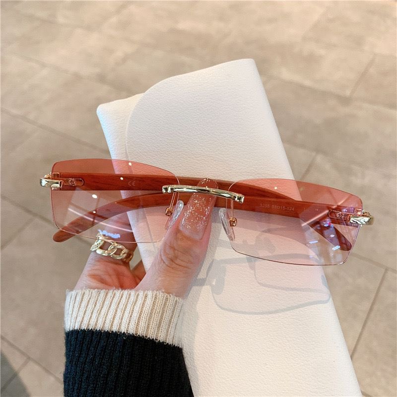 sooave_ng's tweet photo. Lume shades
Price: 10,000 https://t.co/LxrYjFep2z
