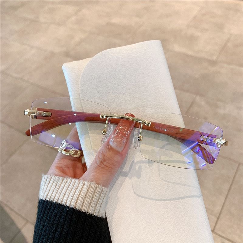 sooave_ng's tweet photo. Lume shades
Price: 10,000 https://t.co/LxrYjFep2z