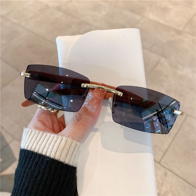 sooave_ng's tweet photo. Lume shades
Price: 10,000 https://t.co/LxrYjFep2z