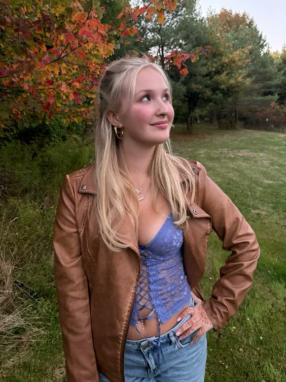 Beg4Rilley's tweet photo. So pretty than your so-called wife https://t.co/ja5KYBBBu6