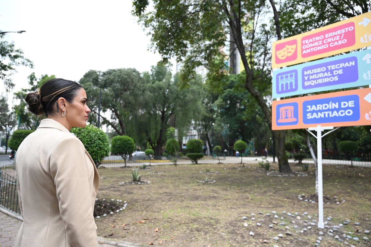 #Tlatelolco ha sido olvidado por años, gobiernos pasaron y no volteaban a ver este lugar. A días del #2deOctubre se nota que el gobierno de <a href="/AlessandraRdlv/">Alessandra Rojo de la Vega</a> le va entrar a recuperarlo. Este fin de semana mejoraron los jardines y andadores, se nota el cambio, hay menos personas en