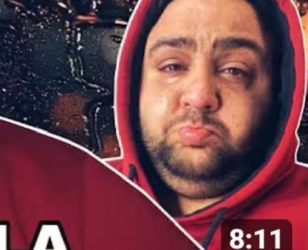 Devam zorunluluğu yüzünden yağmurlu buz gibi havada uyumak yerine liselilerle dolu otobüste okula gitmek zorunda olmak