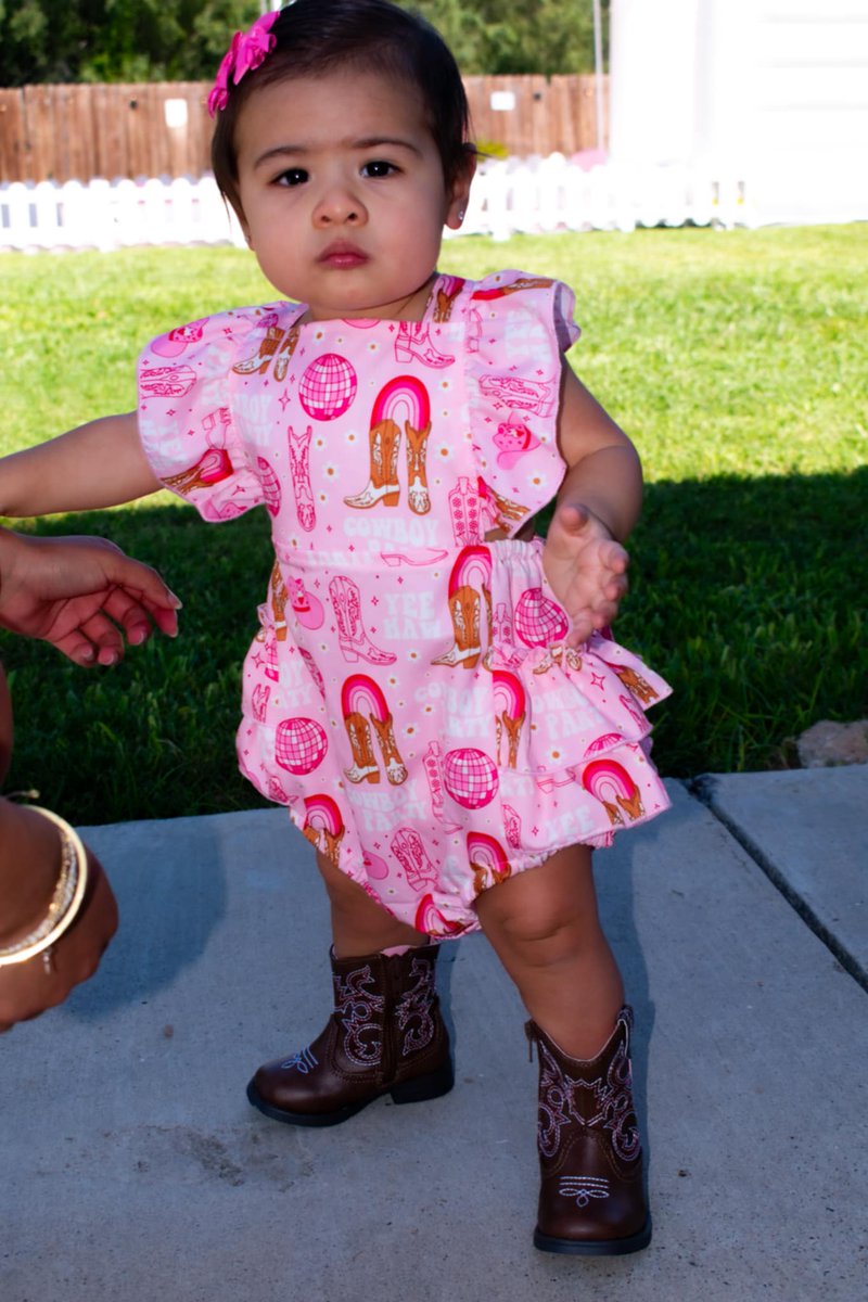 fiercelynn's tweet photo. Happy 1st Birthday little one. Mommy and daddy love you so much! https://t.co/vRCndTfizi