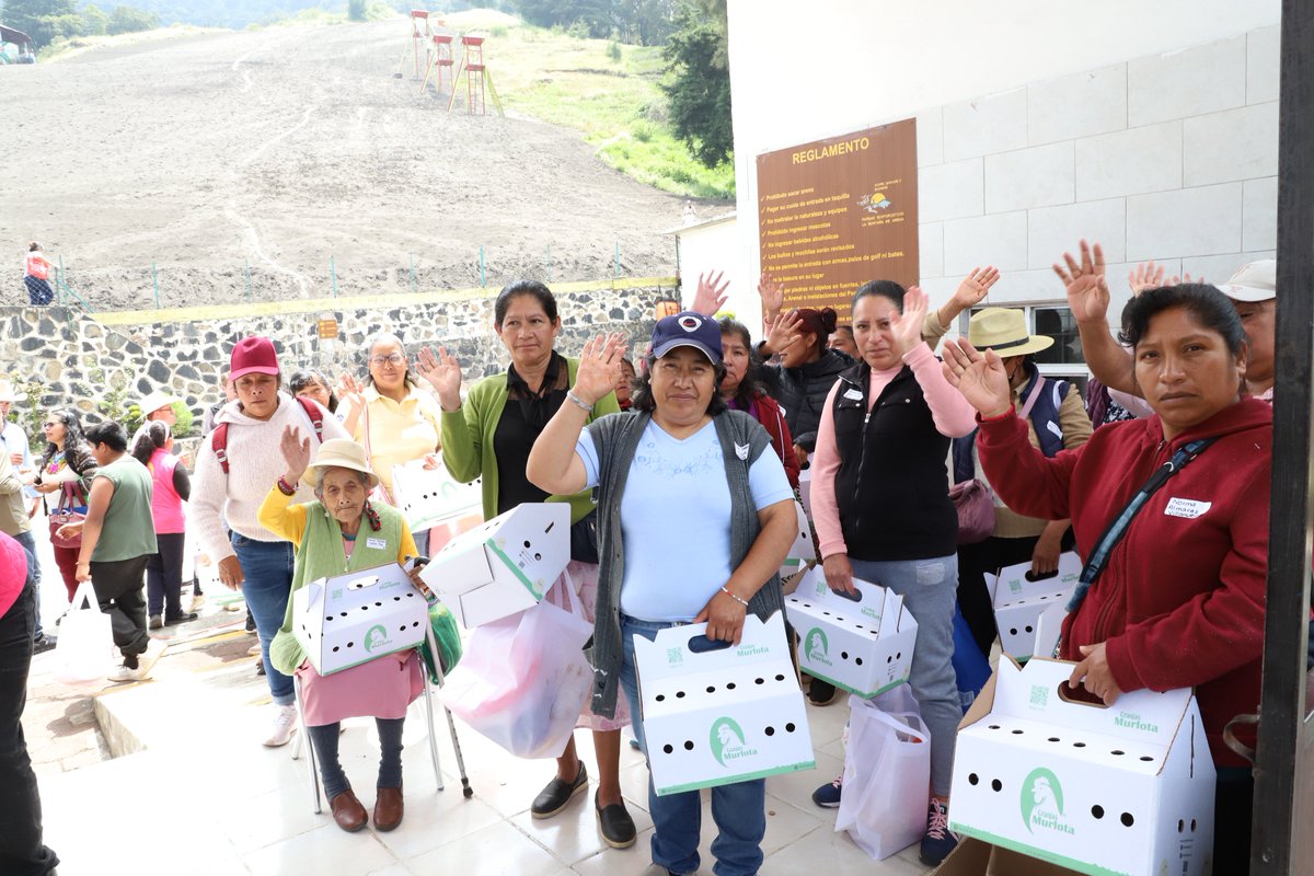 En el Arenal, junto a las beneficiarias de La Magdalena Petlacalco y San Miguel Xicalco, vivimos momentos que verdaderamente nos llenan el corazón. Con el programa “Mujeres Tlalpenses Produciendo con Huevos” confirmamos que la transformación no solo se escribe en leyes, también