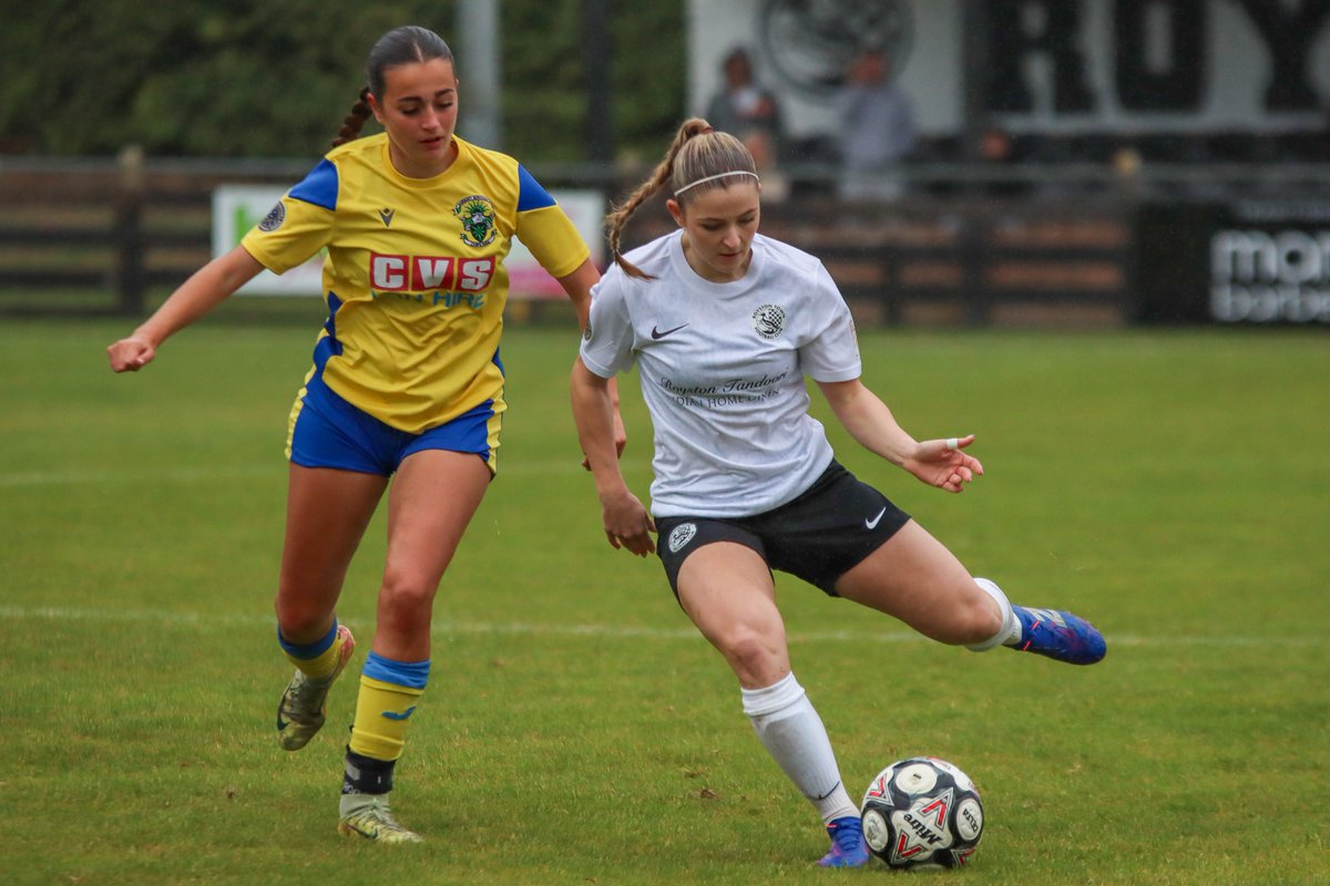 RoystonTownWFC's tweet photo. 📸 Match Gallery
Shots from Sunday’s game are now live! Relive the action and check out all the moments, on and off the pitch.

👉 https://t.co/VB4ih2FO7S

#UpTheCrows | #MatchGallery | #RoystonTownWomen https://t.co/F42GvvHHAi