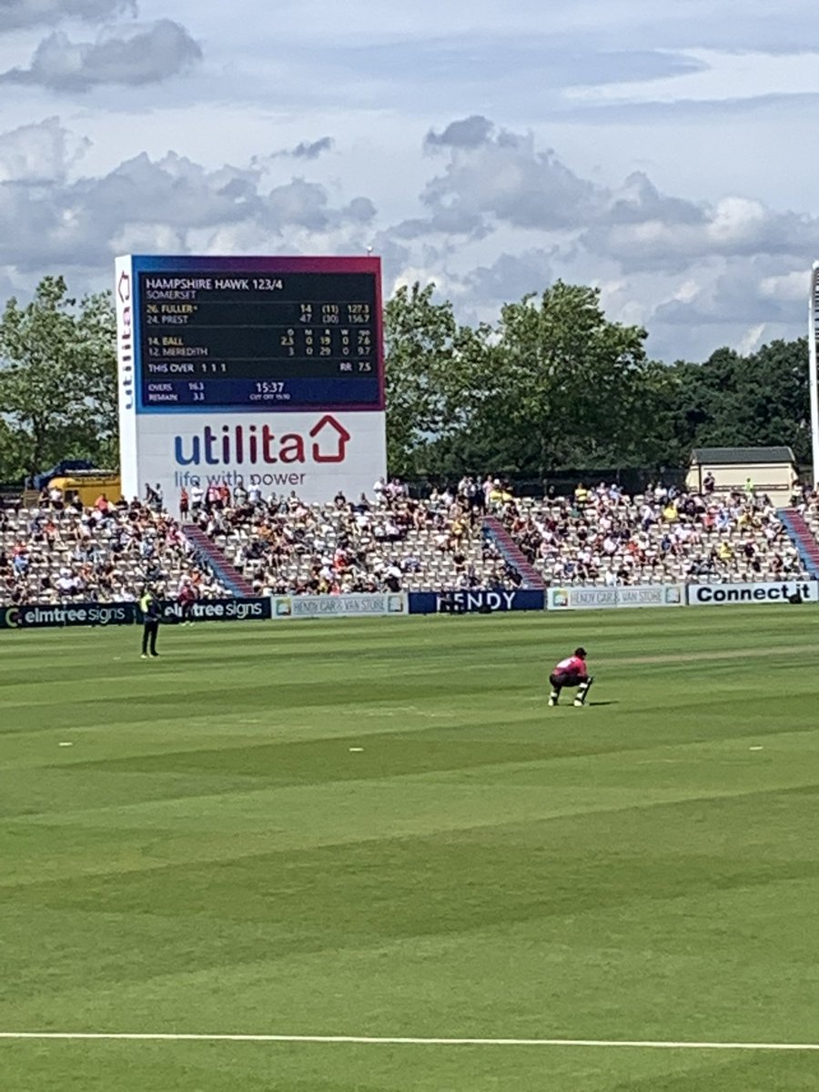 bedbox's tweet image. It’s a funny old game.  (Cricket)

bedboxunplugged.wordpress.com/2025/09/29/cri…