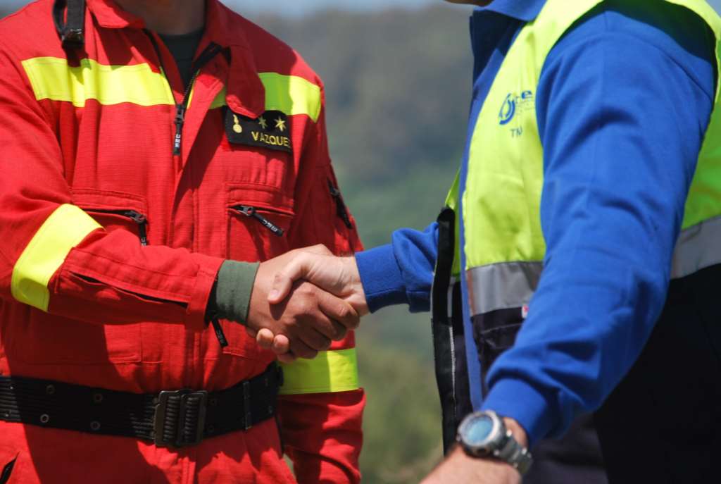 En una intervención, cuando la persona está en riesgo inminente de suicidio con amenaza de vida, es necesaria una intervención rápida, coordinada e integral entre los servicios de emergencias que intervienen. 
Objetivo: preservación de la vida. #Suicidio #prevencióndelsuicidio