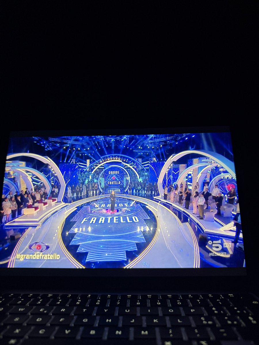 ZDPgfv's tweet photo. il mio incubo #GrandeFratello https://t.co/uY6JWI2N6X