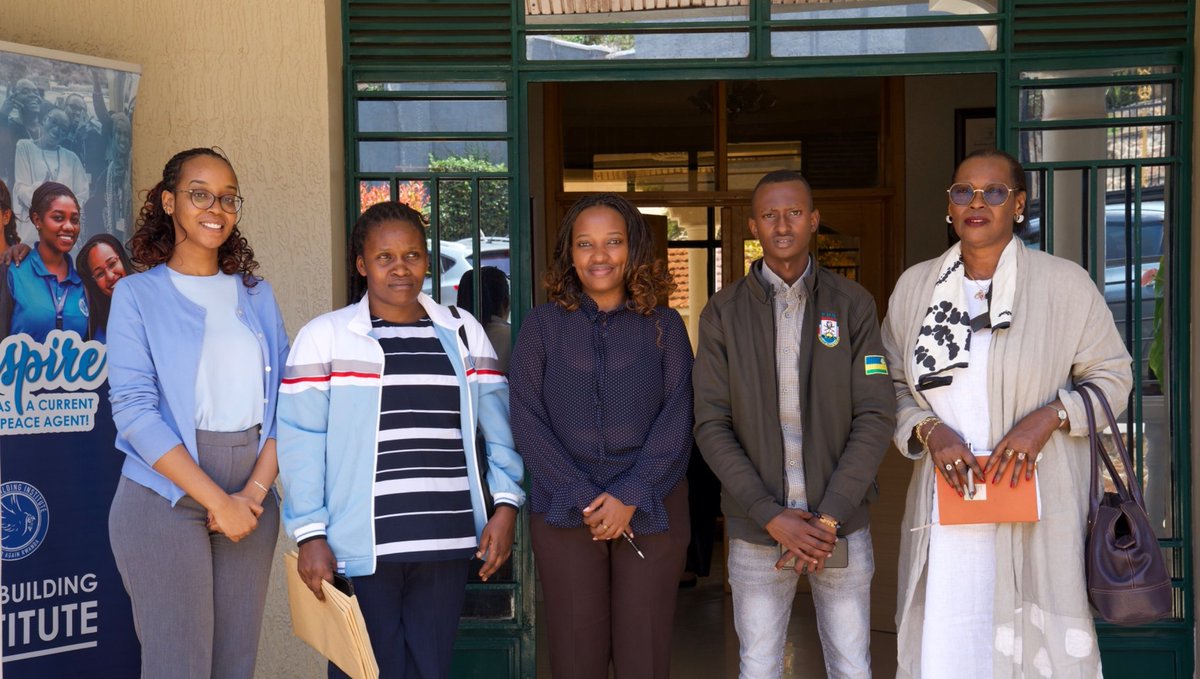 nshuti25's tweet image. #RWOX  Mwiriweho?  uyumunsi narindikumwe n&apos;umubyeyi @UwimanaJosephi9   Le/11/08/2025 ubwo twari mukiganiro cya @NARwanda kuri #XSPACE  mu nsanganyamatsiko yagiraga iti,  &quot;URUBYIRUKO MU BIKORWA BIGANISHA KU NTEGO Z&apos;ITERAMBERE  RIRAMBYE&quot;  yumvise igikorwa nateguye cyo kugurira…