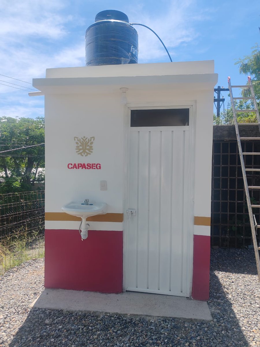 Capaseg_CS's tweet image. El Gobierno del Estado, a través de #CAPASEG, construye el sistema de drenaje y saneamiento en Cuexcontlán, Tepecoacuilco.

✅ 460 habitantes beneficiados con 92 sanitarios ecológicos y un biodigestor de 600 L.

#Guerrero #ObrasQueTransforman