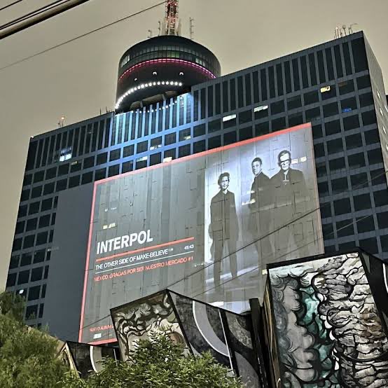 Y que sea algo cómo lo que le hizo Interpol a sus fans mexas en la CDMX.
