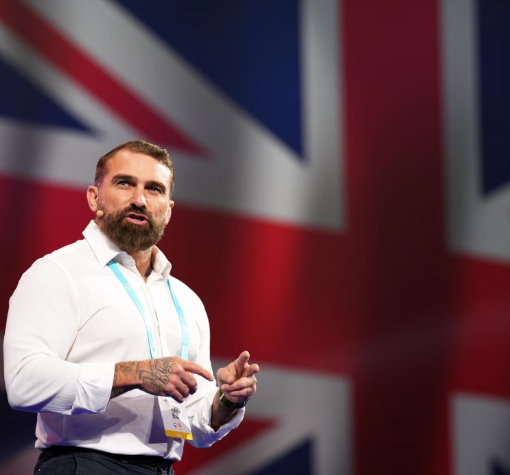 🚨🇬🇧 ANT MIDDLETON: “I will donate my entire London Mayoral wage to a veterans charity when I become Mayor of London” 🫡

A man who has served, sacrificed, and stood for Britain - putting our heroes before himself.

Meanwhile, Sadiq Khan lines his pockets while London crumbles.