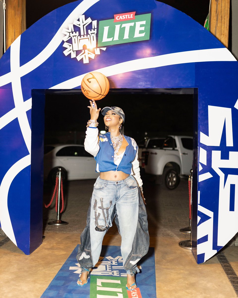Cleo_icequeen's tweet photo. @castlelitesa said pack your bags Icey, let’s go cool off on the #LiteSideOfTheCourt, we’re going to the @NBA #AbuDhabi games!! I said.. “say less my fellow Icey1 , let’s do this!!” 🥶✈️🏀🎉❄️💃🏽 https://t.co/lDTaYMrS4r