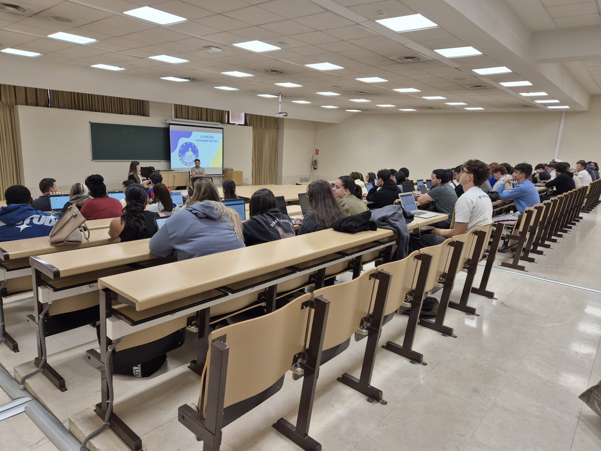 🧡🙌🏻¡¡¡Arrancamos, Arrancamos!!!🙌🏻🧡

👉Vivimos una Experiencia Euramus de #Categoria con más de 100 asistentes y muchas ganas de 🌍✈️ ¡¡A por ello!! 

👉Vivimos un #arranque de #XICicloDeContacto #insuperable. Gracias Juan Ruiz Subirán👏🏻

#JuntosHacemosFacultad

<a href="/EconomiaUsal/">Economía y Empresa</a>