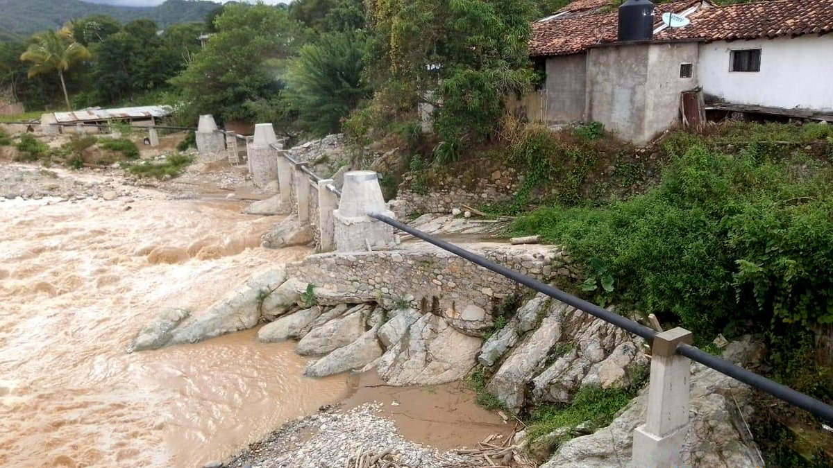 Capaseg_CS's tweet image. La #CAPASEG concluyó la 3ª etapa del drenaje sanitario en Jaleaca de Catalán, Chilpancingo, beneficiando a 1,180 habitantes.

✅ Más salud, higiene y calidad de vida para la comunidad.

#Guerrero #ObrasQueTransforman