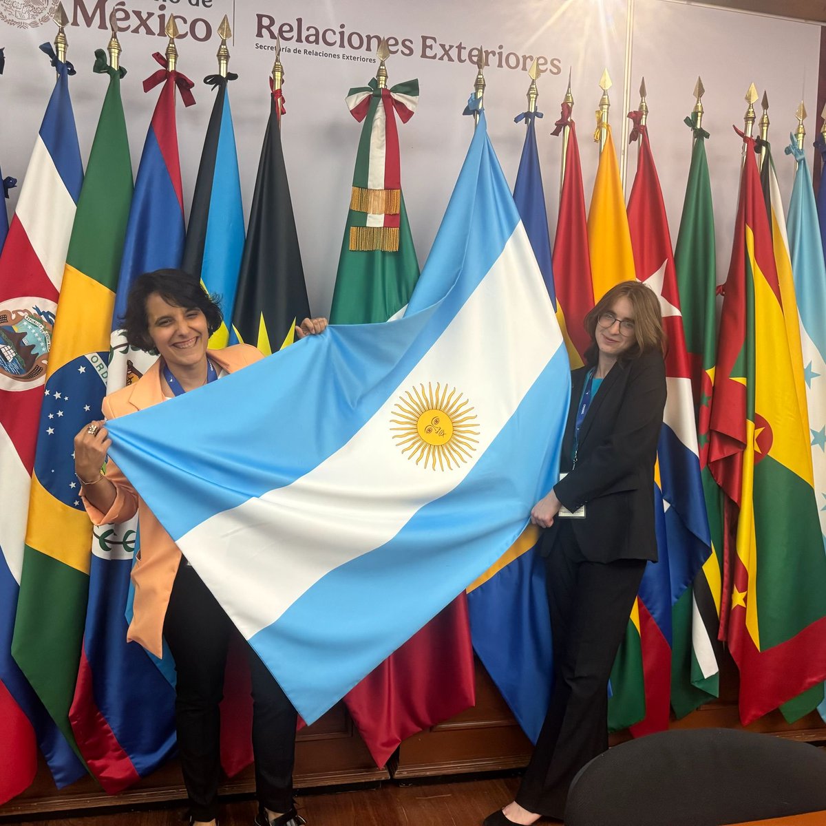 👋 Despedimos a Martina Queijo (William &amp; Mary) y Florencia Arbizu (UBA), quienes concluyeron su pasantía en <a href="/OPANAL/">OPANAL</a>.

Gracias por su dedicación y entusiasmo.

🇦🇷✨ ¡Hasta pronto!