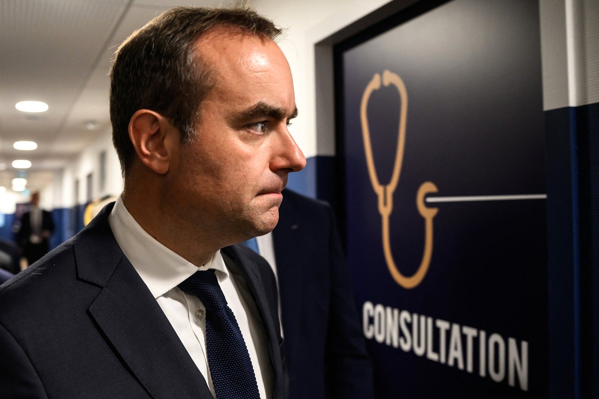 RTL_Infos's tweet image. Un syndicat représentant les fonctionnaires de l'Education nationale (Snapen) a déposé plainte contre le Premier ministre français Sébastien #Lecornu, l'accusant d'avoir fait croire qu'il détenait un master 2 de droit public #diplôme #Master2 infos.rtl.lu/actu/frontiere…
