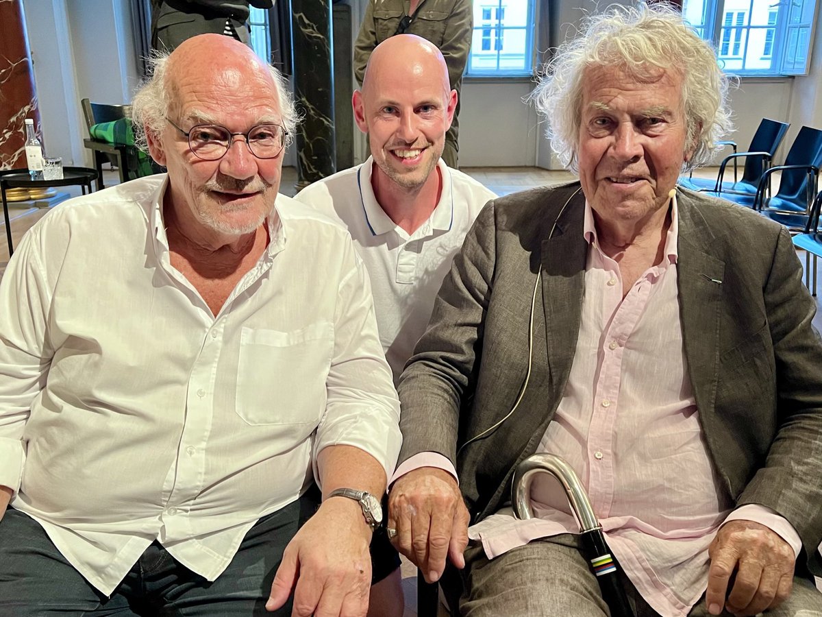 Jørgen Leth var min største helt. Jørn Mader en flot nummer to. Jeg kunne lytte på dem i al evighed. Hvil i fred ❤️