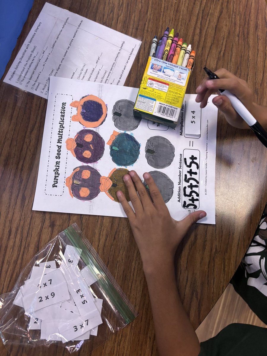 MrRomero0's tweet image. 🍂 Fall vibes in Room D201! 🎃 We modeled multiplication with repeated addition + multiplication facts using our pumpkin seed worksheets 🌱 The kids decorated their pumpkins, practiced, and had a blast!  #MathIsFun