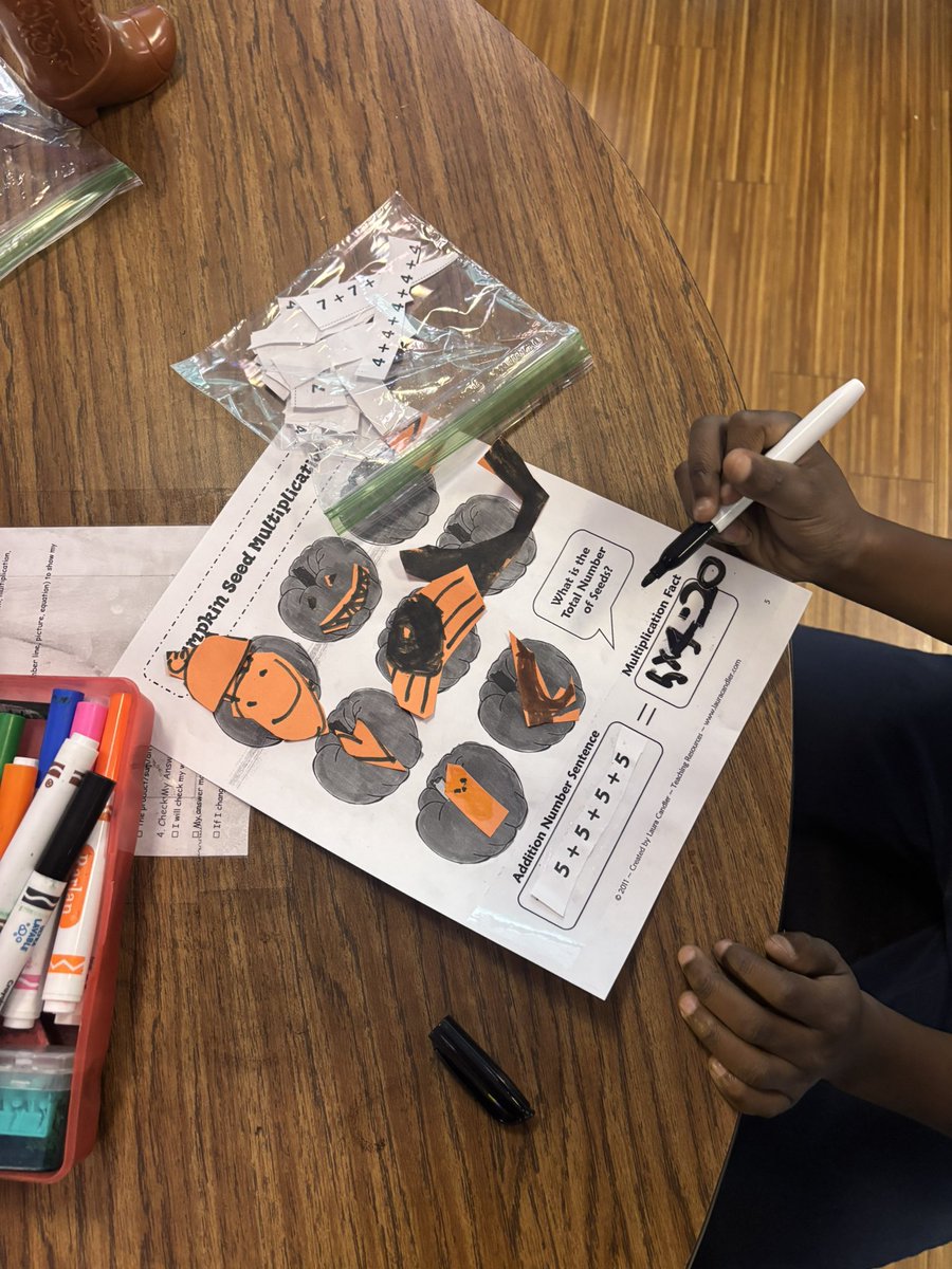 MrRomero0's tweet image. 🍂 Fall vibes in Room D201! 🎃 We modeled multiplication with repeated addition + multiplication facts using our pumpkin seed worksheets 🌱 The kids decorated their pumpkins, practiced, and had a blast!  #MathIsFun