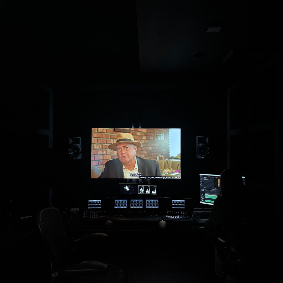 OffPuzzlePieces's tweet photo. Editing! https://t.co/0TLhqHWe0v