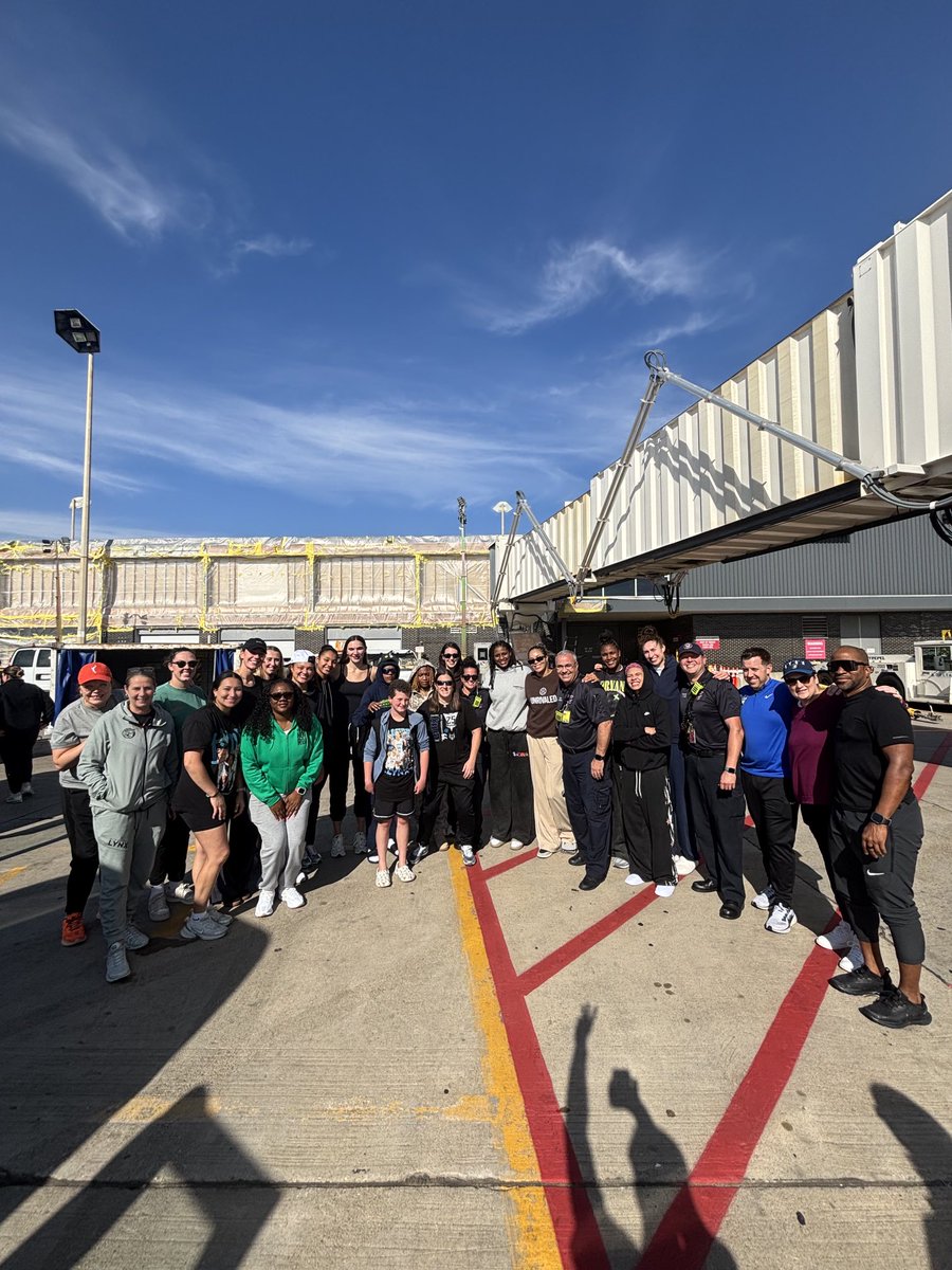 CarleyKnox's tweet photo. Feeling the love from #MSPFD. Thank you for the warm welcome home! https://t.co/PKeEzt5Euj