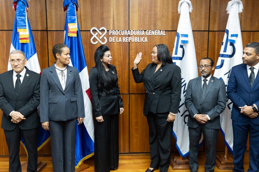 ProcuraduriaRD's tweet photo. El Consejo Superior del Ministerio Público (CSMP) juramentó este lunes a la fiscal Isaura Suárez Salcedo como nueva titular de la Dirección General de Carrera del Ministerio Público.

Más información aquí: https://t.co/hiaMxFQ8uG https://t.co/6CMZVxO2sp