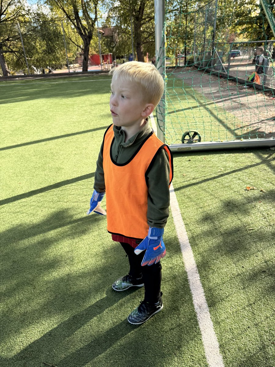 Kristine 🌟 tweet media