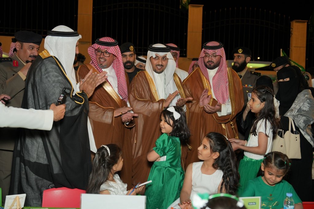 #عزنا_بطبعنا🇸🇦
| #صور | 
إحتفال أهالي محافظة أحدرفيدة ومراكزها برعاية وتشريف محافظ أحدرفيدة أ.ناصر بن عشق بن شفلوت وبحضور مدراء الجهات الأمنية والحكومية ومشائخ القبائل والاهالي والذي نظمته #بلدية_أحد_رفيدة 
و #بلدية_الواديين بمناسبة #اليوم_الوطني_السعودي_95