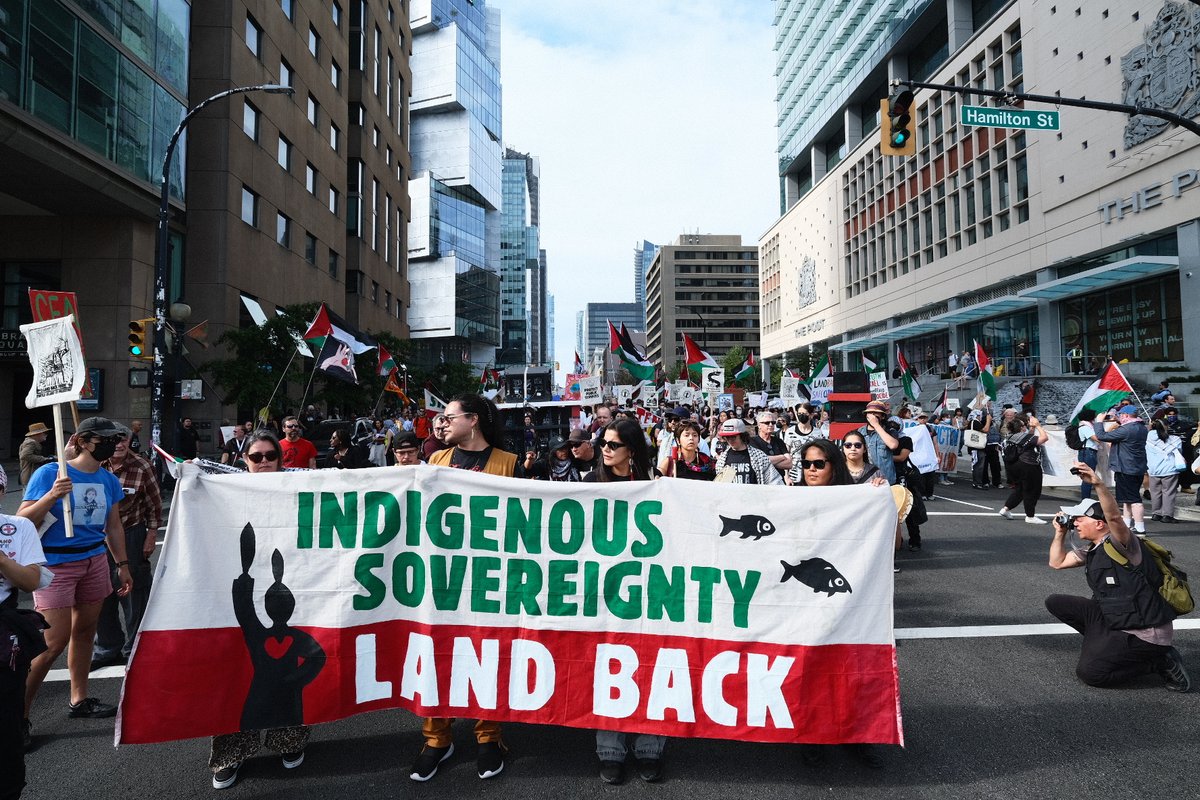350 Canada tweet media