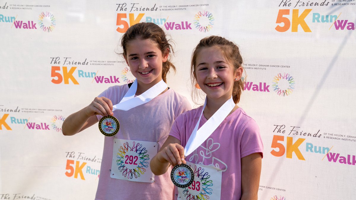 HFGCancerCenter's tweet image. 🏃‍♀️💖 800+ runners &amp;amp; walkers laced up for the 4th Annual Friends of the Helen F. Graham Cancer Center 5K in Newark, DE! From pink race shirts to furry friends, our community came together to support lifesaving cancer research &amp;amp; care. 💙 #LoveOfHealth #CancerCare #NetDE #5K