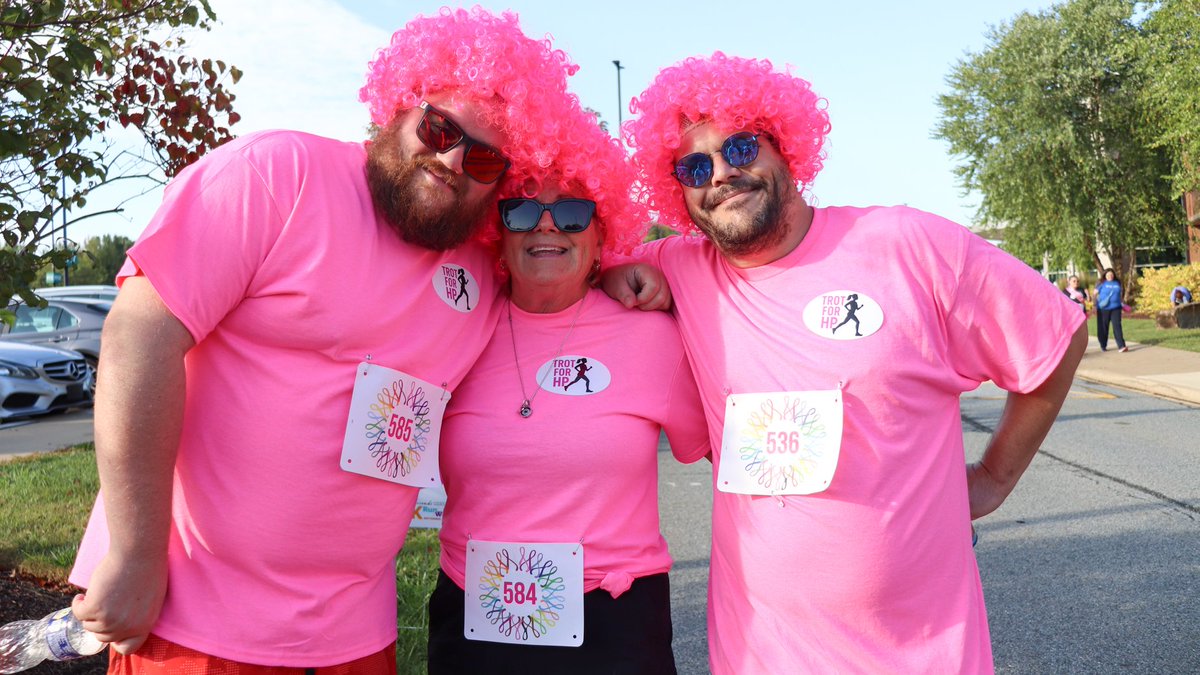 HFGCancerCenter's tweet image. 🏃‍♀️💖 800+ runners &amp;amp; walkers laced up for the 4th Annual Friends of the Helen F. Graham Cancer Center 5K in Newark, DE! From pink race shirts to furry friends, our community came together to support lifesaving cancer research &amp;amp; care. 💙 #LoveOfHealth #CancerCare #NetDE #5K