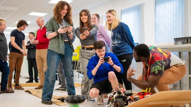 No lectures, exams, essays: inside a twenty-first-century university
Some innovative higher-education institutions are reimagining pedagogy by prioritizing local needs over research and international student recruitment.
nature.com/articles/d4158…