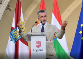 CONSENSO
Muchos son los calificativos sobre las fiestas de Logroño "organizadas" por el gobierno municipal de <a href="/pplogrono/">Partido Popular de Logroño</a> y Alcalde <a href="/conrado_escobar/">Conrado Escobar</a> 
Por fin, el predicado consenso de Conrado toma sentido.
Consenso generalizado con las decepcionantes fiestas pasadas.