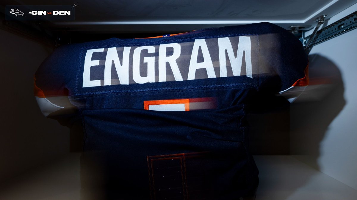 Midnight Navy 🤝 Monday Night