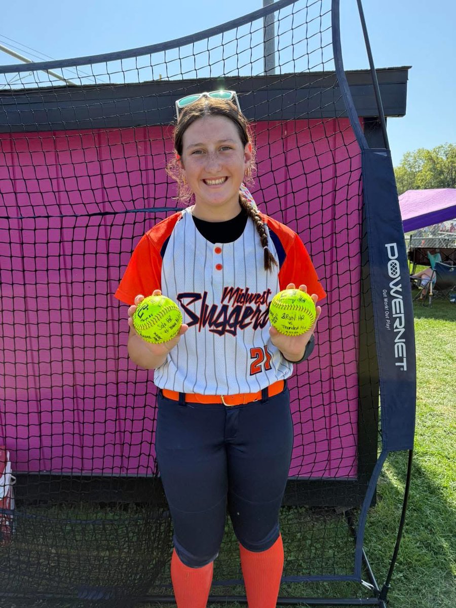 2011MWS's tweet photo. 🥎🥎🥎Bomb Squad 🥎🥎🥎
💙🧡#21 Makenna Feist

— 9/27 - 3 Run Shot  Right Center
— 9/28 - Solo Home Run - Left Center
@RockridgeSftbll
@makennafeist21 

#RockridgeSoftball https://t.co/a6amwyB8cX
