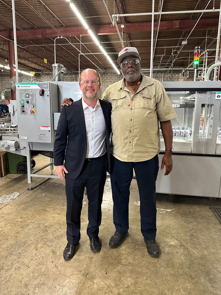 FeldmanCPSC's tweet photo. Last week I toured @STLlighthouse, where hundreds of blind Americans build the safe effective aerosol dusters Americans rely on. Last month we ended a Biden-era regulation that would cost these manufacturing jobs and eliminate useful products, without making families any safer. https://t.co/mW7WnUStzD