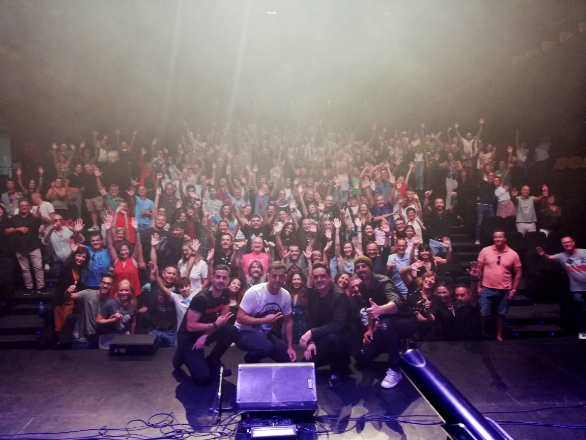 U2BandTribute's tweet photo. GRACIAS Valencia por una acogida increíble!! os llevamos en el ❤️, Amunt Valencia!! https://t.co/BSs9Nb7Nxl