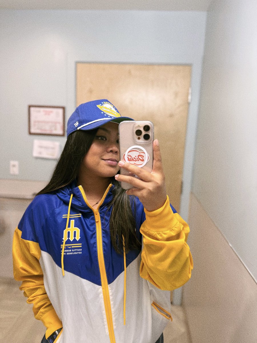 ilovejowee's tweet photo. It’s #MarinersMonday #SeizeTheMoment
☺️ 🔱 🆙 https://t.co/D8qTEUZxp6