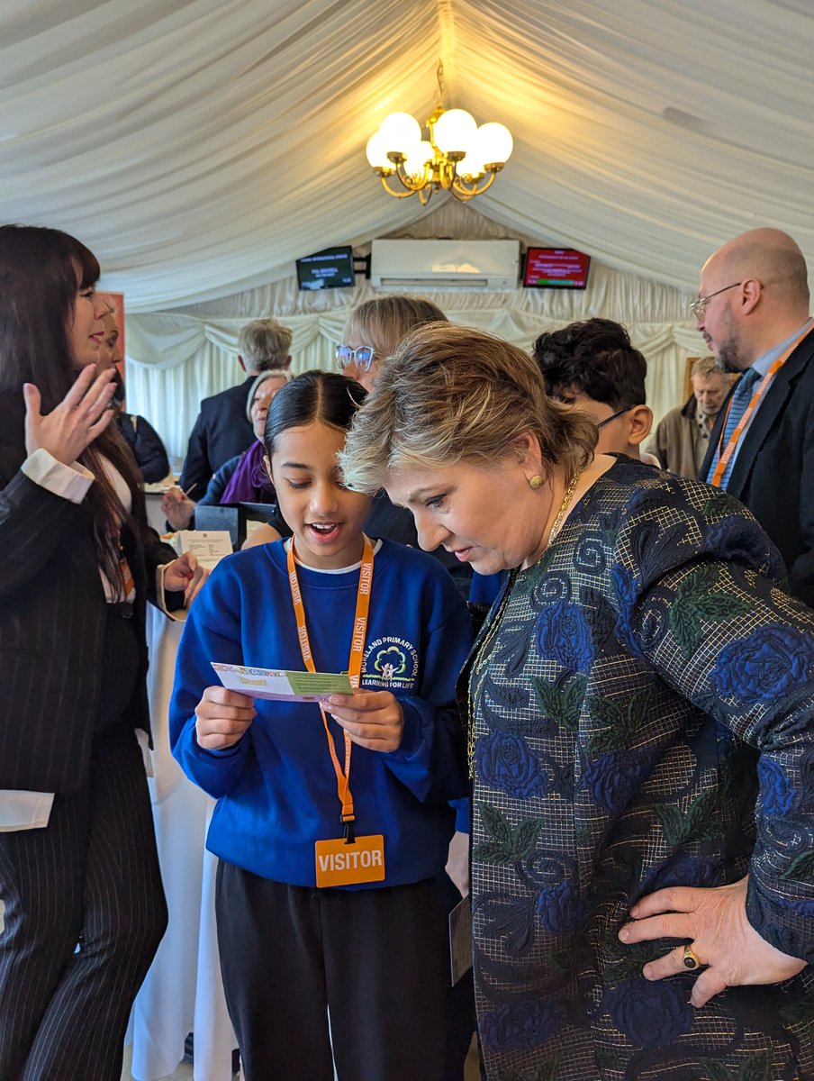 morelandprimary's tweet image. We are very proud to have been part of the @Literacy_Trust #LibrariesForPrimaries campaign. Today  @RachelReevesMP promised that every Primary School will have a library. How fantastic that our pupils have been part of making this happen. @EmilyThornberry