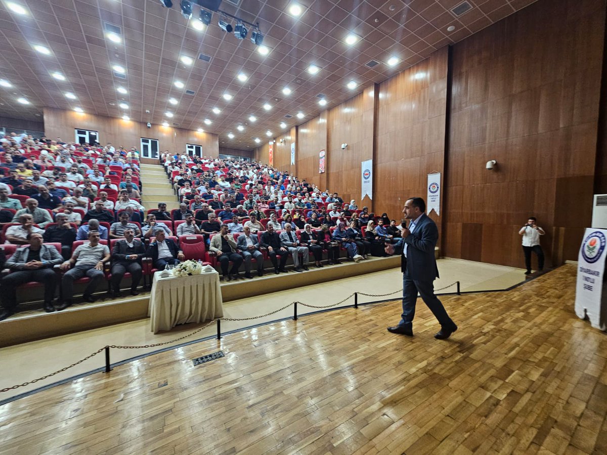 tekdemiRamazan's tweet photo. Genel Başkan Yardımcımız 
Sayın @RamazanCakirci 'nın katılımlarıyla teşkilat buluşmamızı gerçekleştirdik. Toplu sözleşme süreci, sendikal gündem, eğitim çalışanlarımızın talepleri üzerine önemli değerlendirmelerin paylaşıldığı buluşmamızın hayırlı olmasını dileriz.
@_aliyalcin_ https://t.co/c1zFKCs5pg