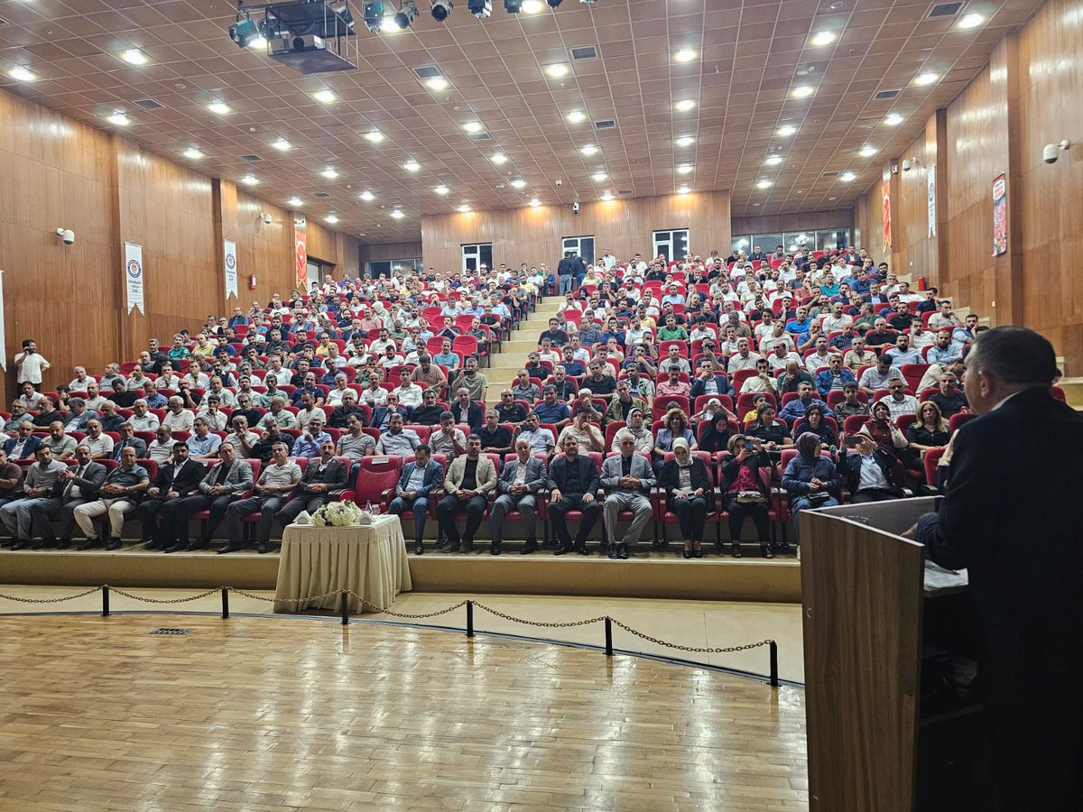 tekdemiRamazan's tweet photo. Genel Başkan Yardımcımız 
Sayın @RamazanCakirci 'nın katılımlarıyla teşkilat buluşmamızı gerçekleştirdik. Toplu sözleşme süreci, sendikal gündem, eğitim çalışanlarımızın talepleri üzerine önemli değerlendirmelerin paylaşıldığı buluşmamızın hayırlı olmasını dileriz.
@_aliyalcin_ https://t.co/c1zFKCs5pg